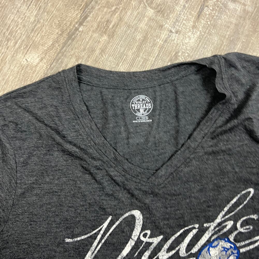 Rivalry Threads Drake Bulldogs Gray V-Neck Short Sleeve T-Shirt - Large - NWT - Picture 3 of 7